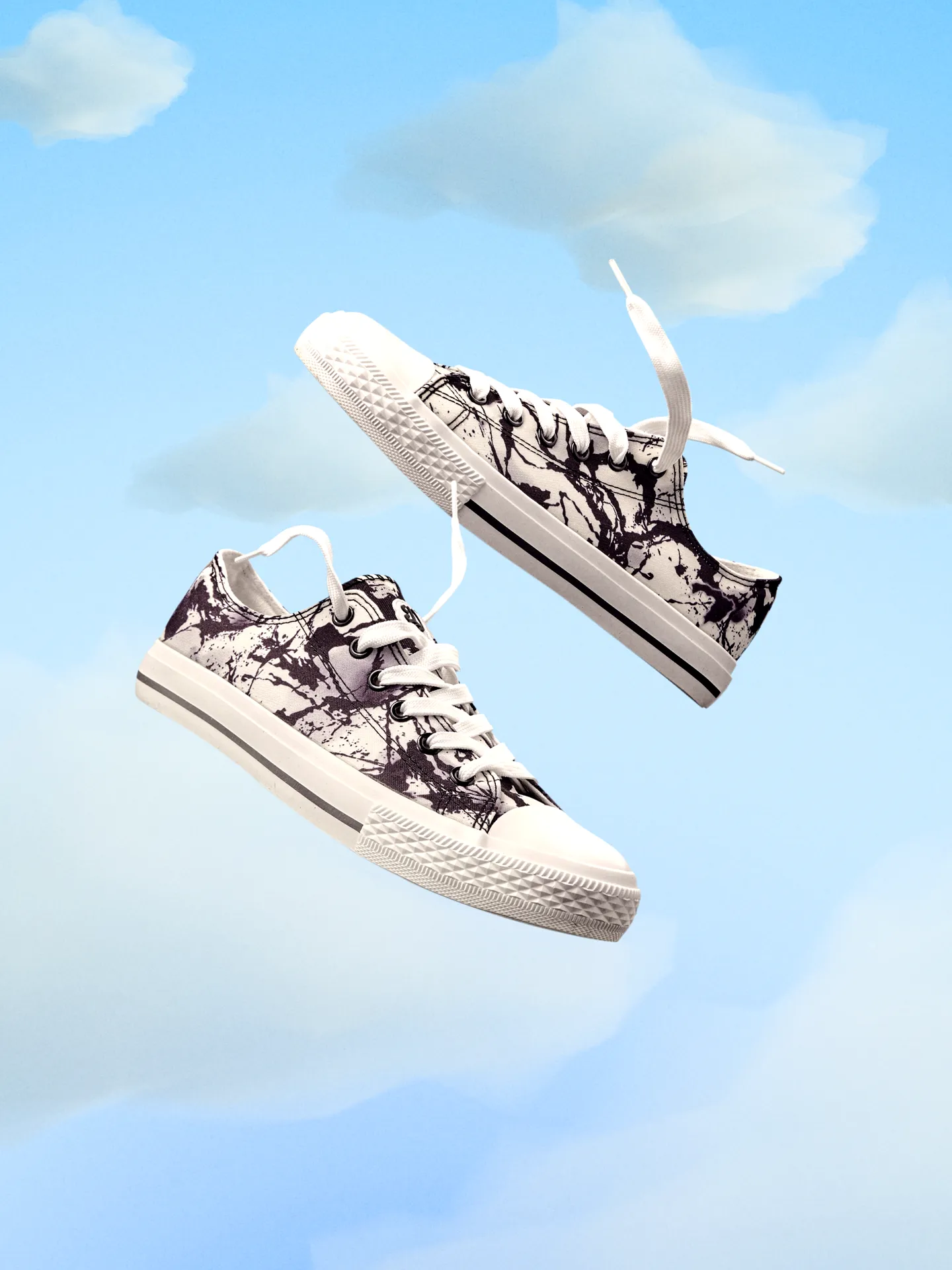 Vrolijke canvas schoenen Zwart-witte vlekken - Image 8