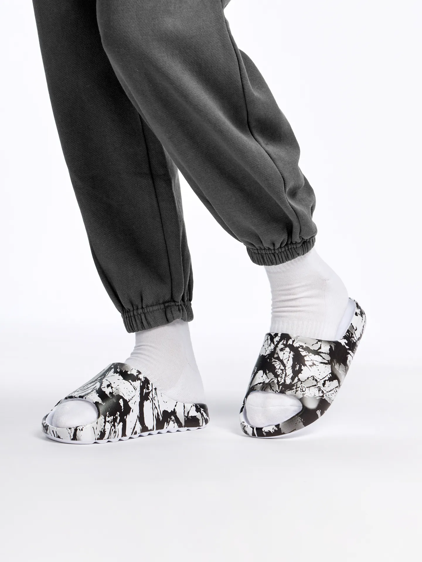 Vrolijke chunky sliders Zwart-witte vlekken - Image 4