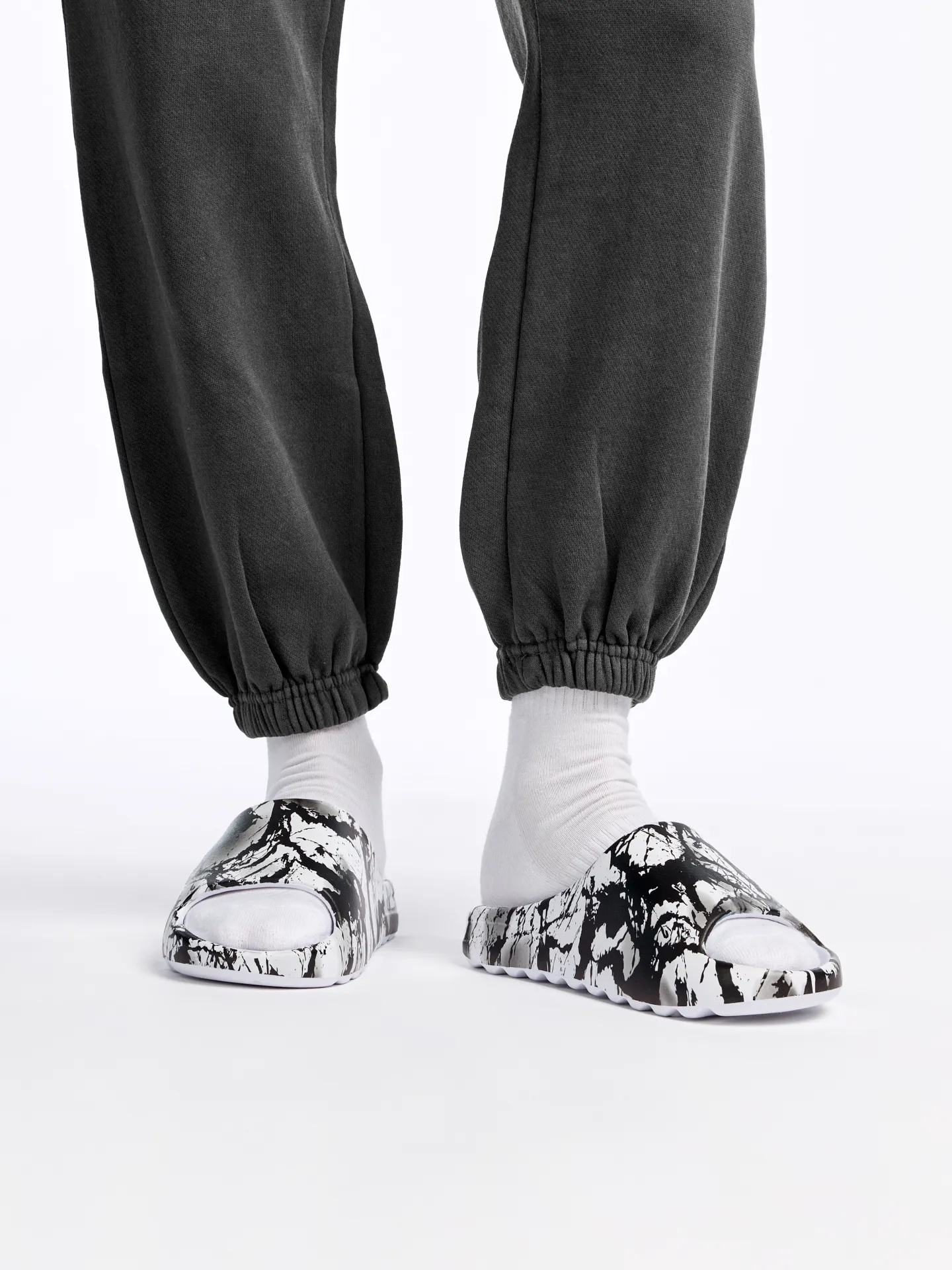 Vrolijke chunky sliders Zwart-witte vlekken - Image 5