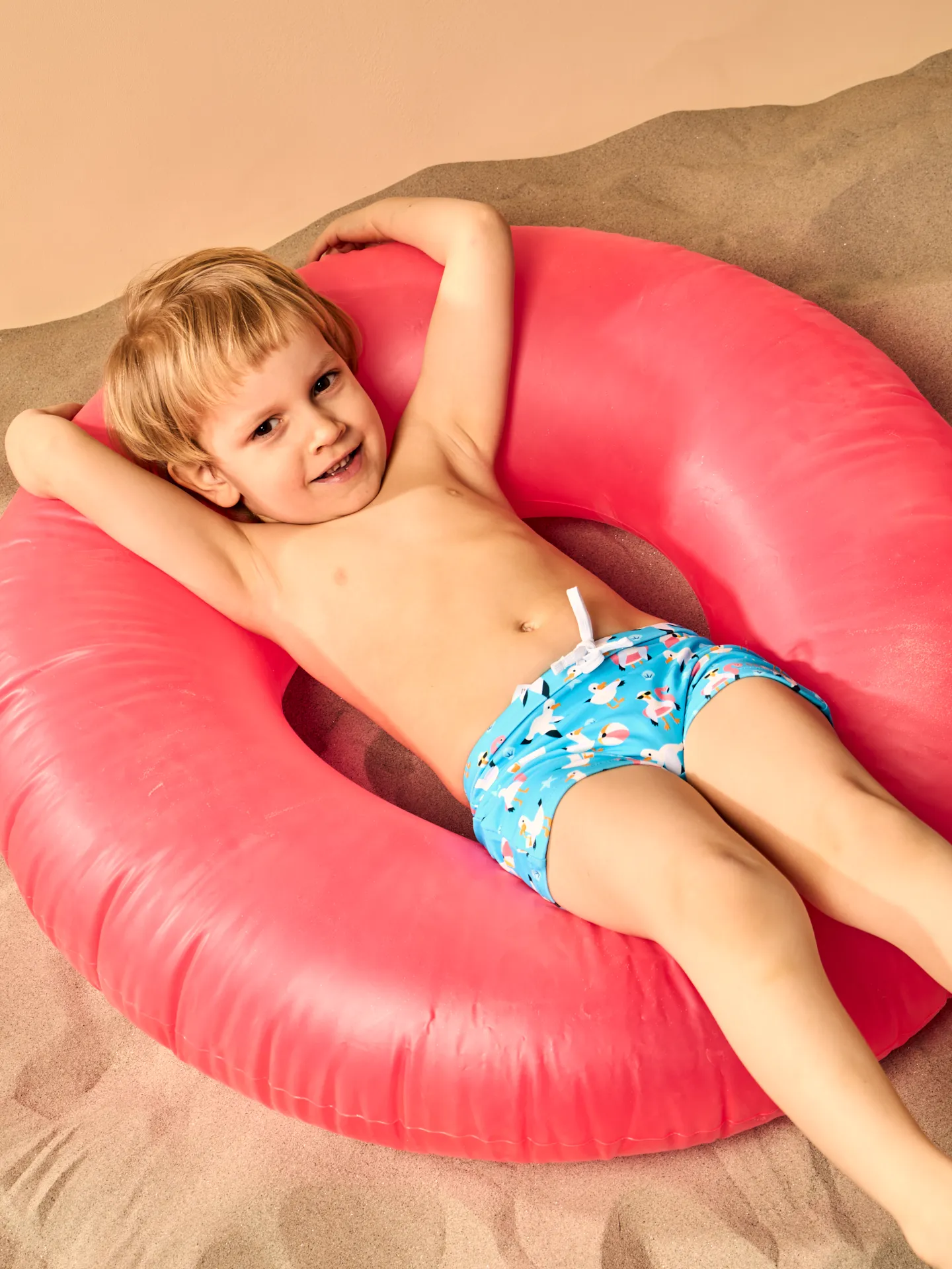 Vrolijk elastisch zwemshort voor kinderen Zeemeeuw op vakantie - Image 2