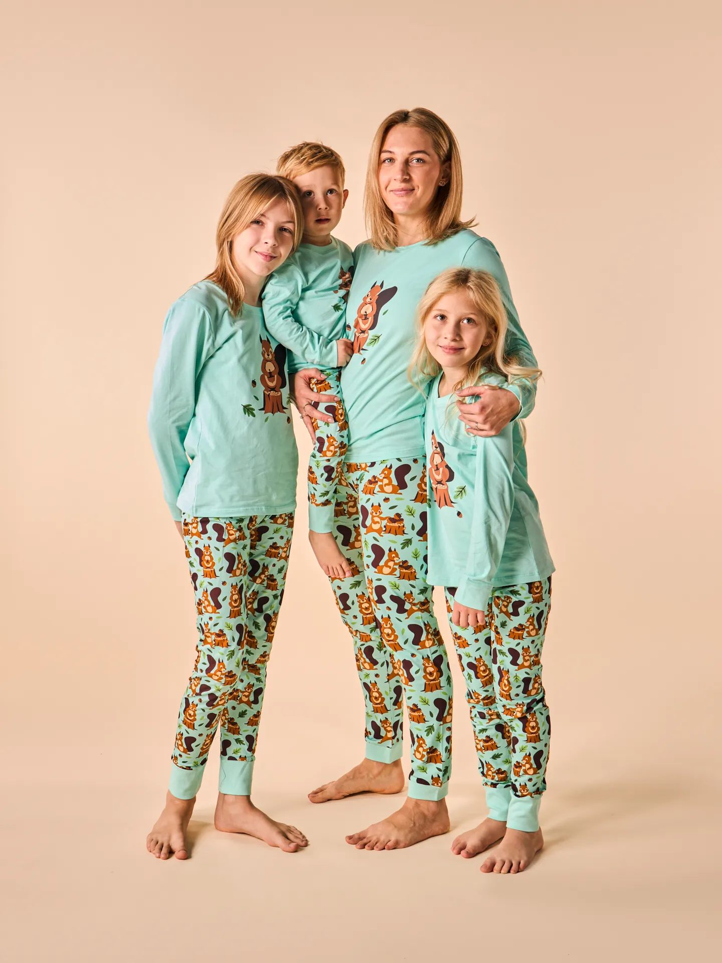 Vrolijke kinderpyjama Eekhoorn in het bos - Image 4