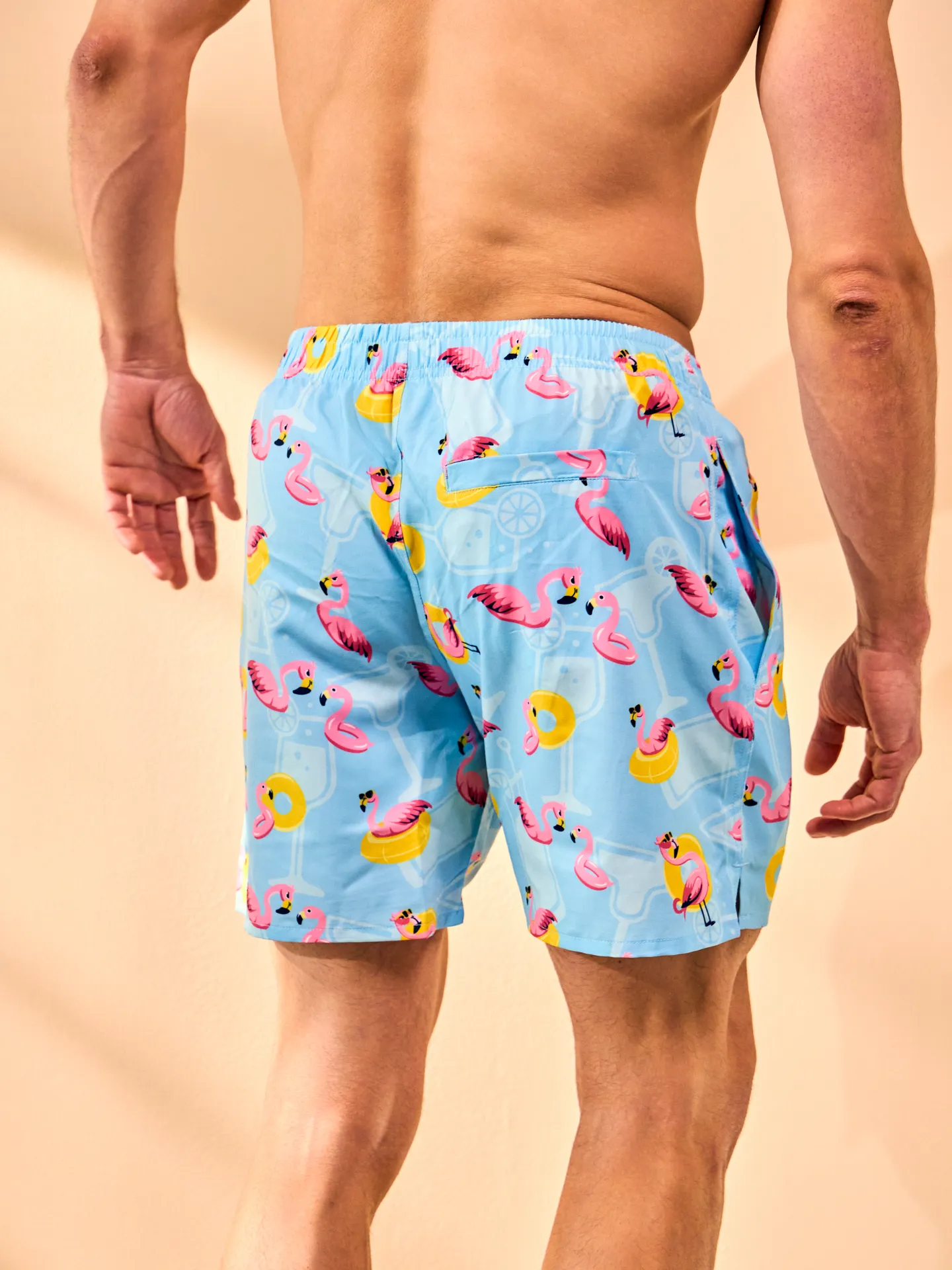 Vrolijk zwemshort voor heren Flamingo op vakantie - Image 4