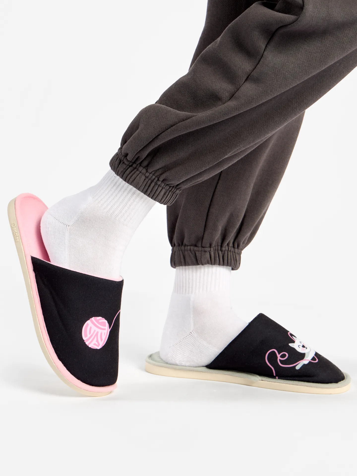 Vrolijke slippers Kat & Bal - Image 4